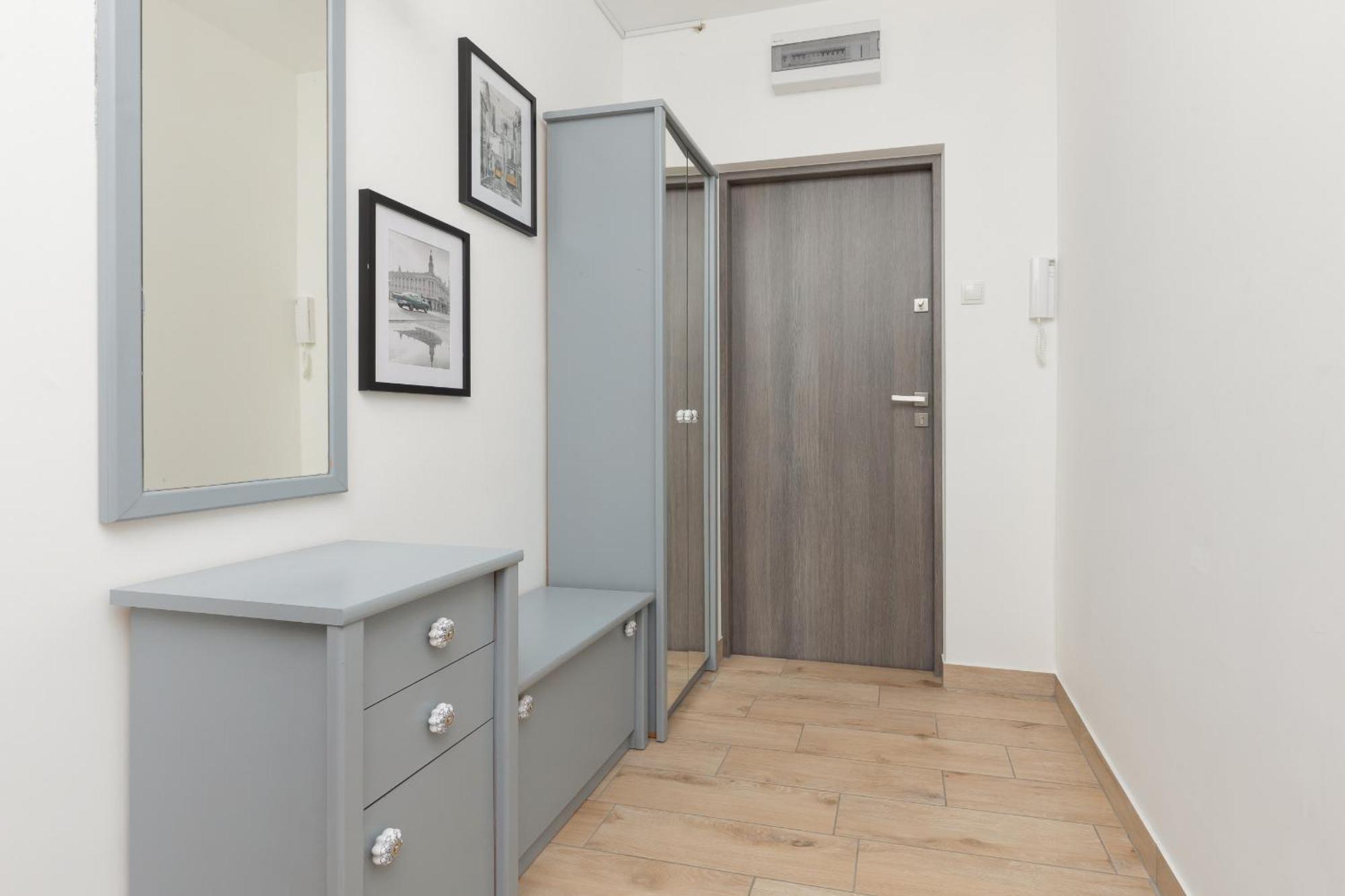 Kopcinskiego Bright & Spacious Ursynow By Renters Warszawa