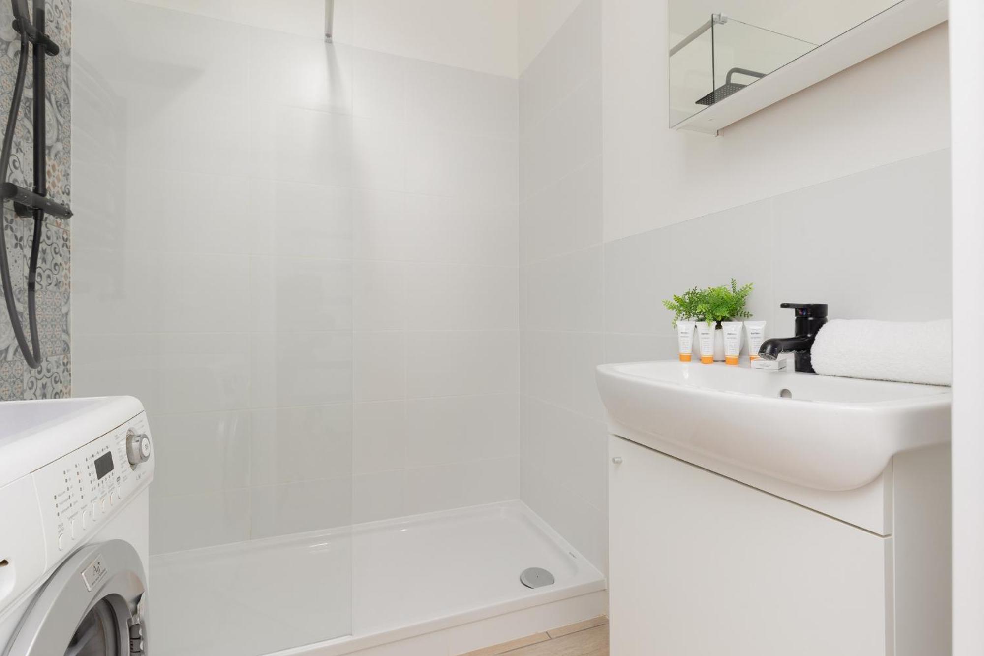 Kopcinskiego Bright & Spacious Ursynow By Renters * Warszawa