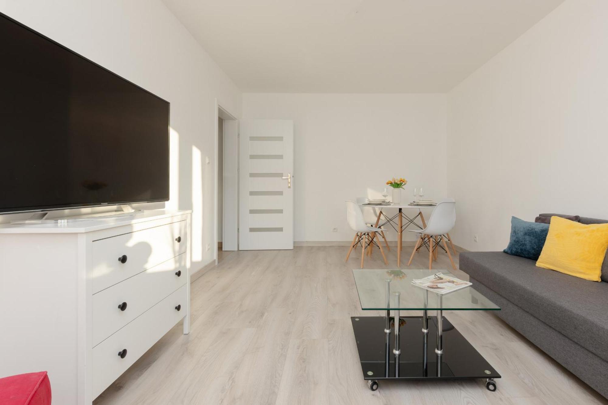 Kopcinskiego Bright & Spacious Ursynow By Renters Warszawa