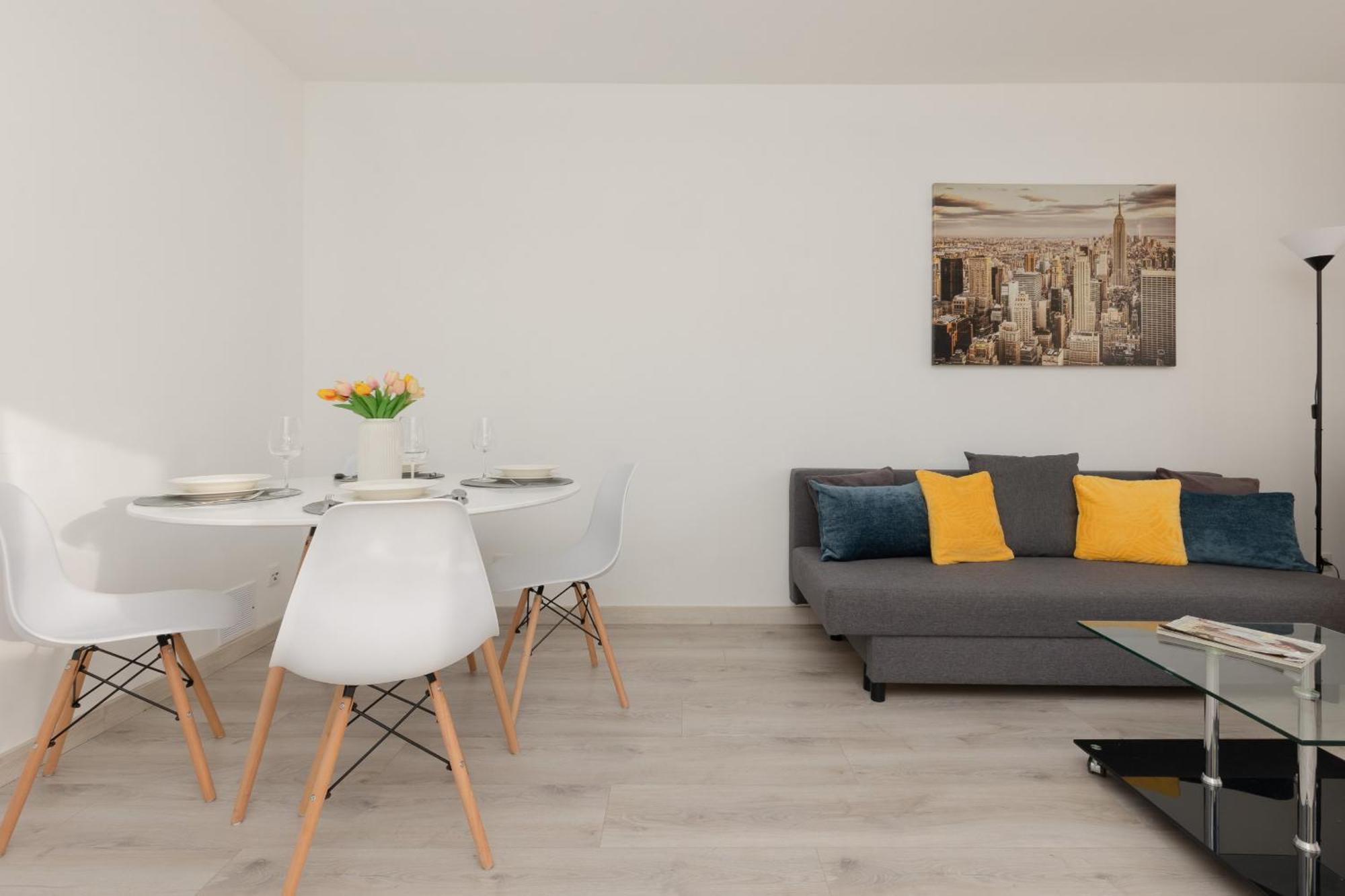 Apartament Kopcinskiego Bright & Spacious Ursynow By Renters *